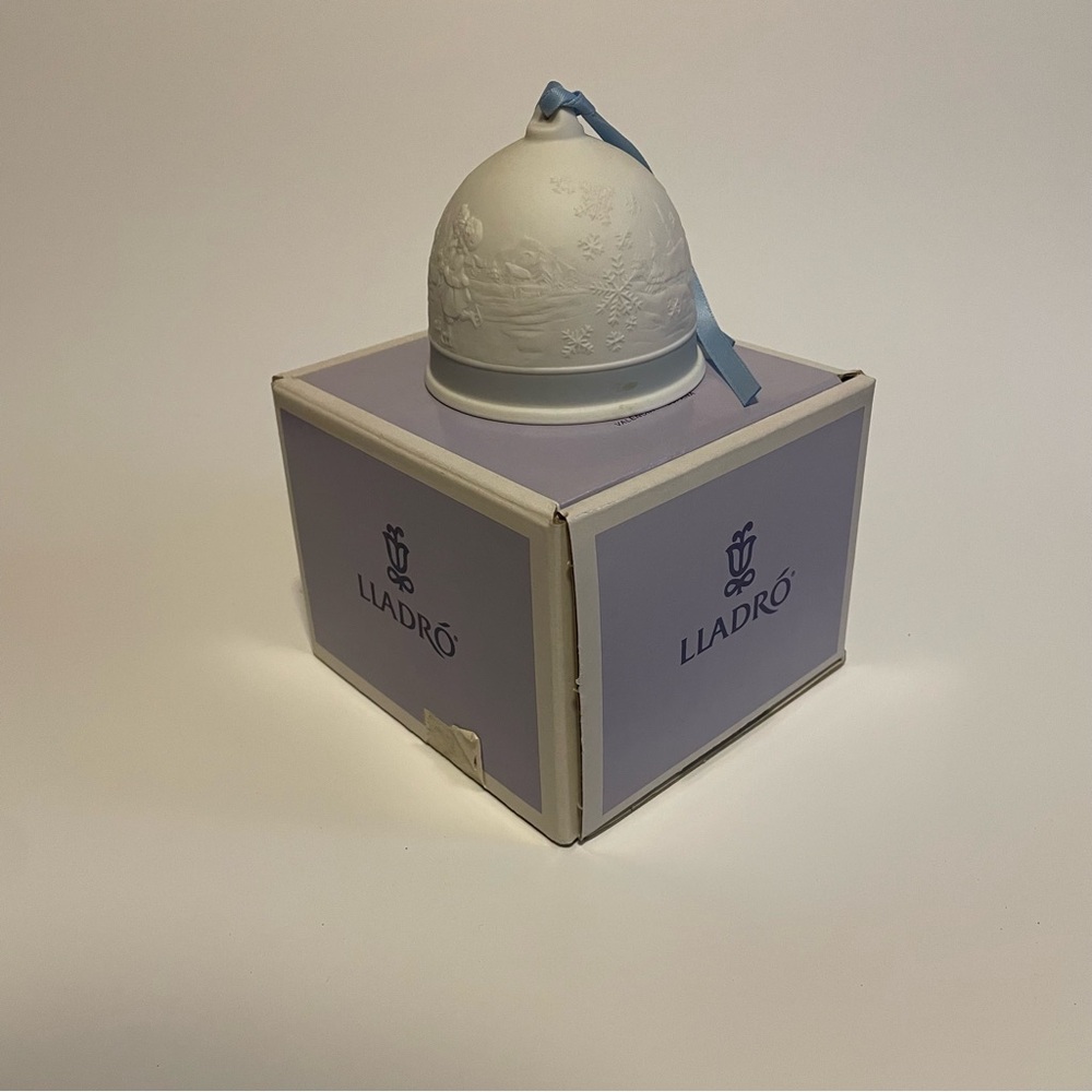 Lladro #17616 1994 Christmas Bell Ornament in Box